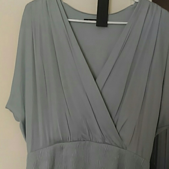 Elegant Evening Dress - Picture 2 of 6